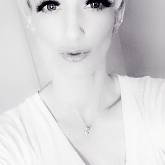 Meet your Posher, Stacey - Picture 5 of 5